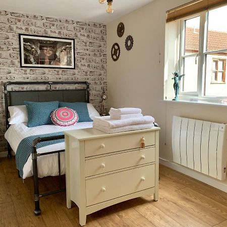 Pristine Apartment In The Centre Of Glastonbury Eksteriør bilde