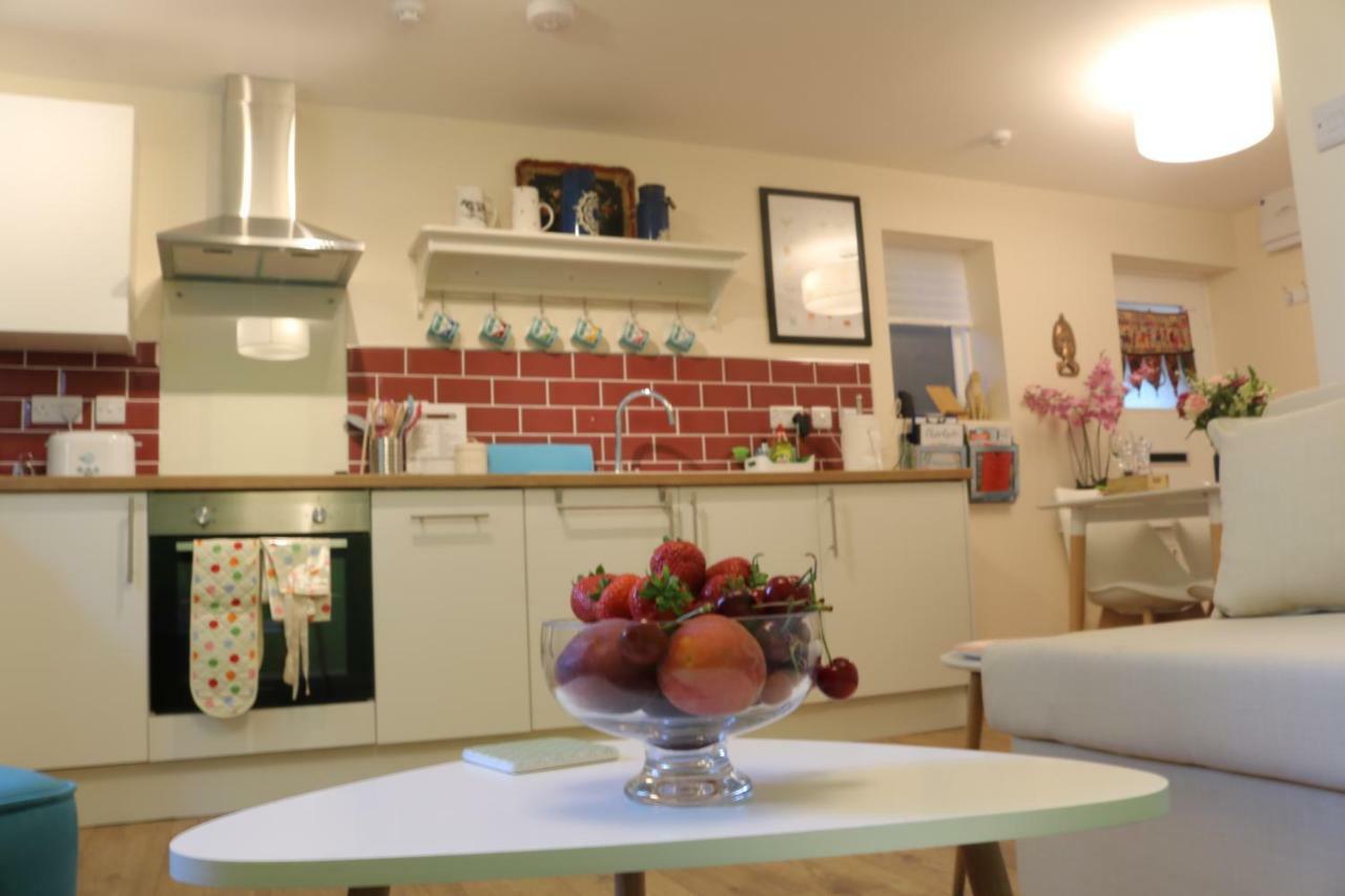 Pristine Apartment In The Centre Of Glastonbury Eksteriør bilde