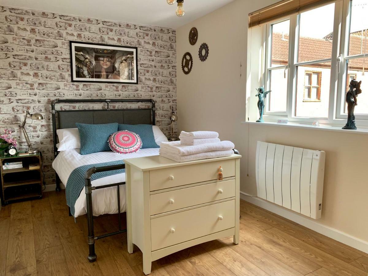 Pristine Apartment In The Centre Of Glastonbury Eksteriør bilde