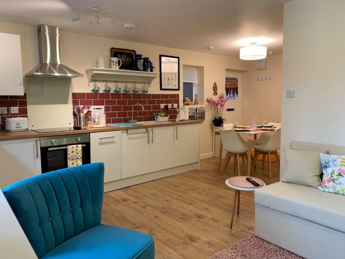 Pristine Apartment In The Centre Of Glastonbury Eksteriør bilde